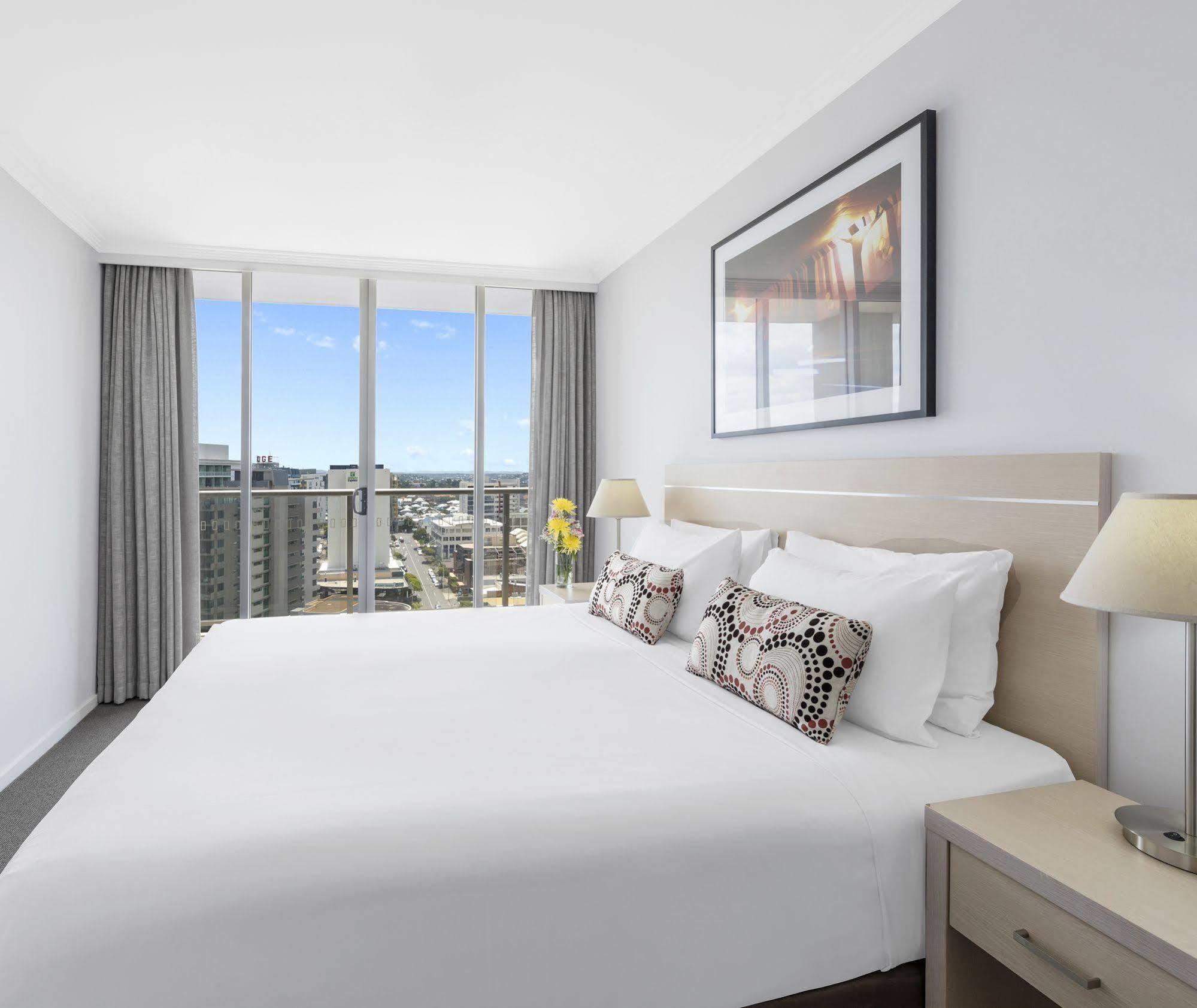 Oaks Brisbane Lexicon Suites ภายนอก รูปภาพ